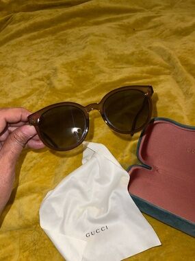Gucci Women’s Brown Gradient Round Sunglasses with Green Velvet Case